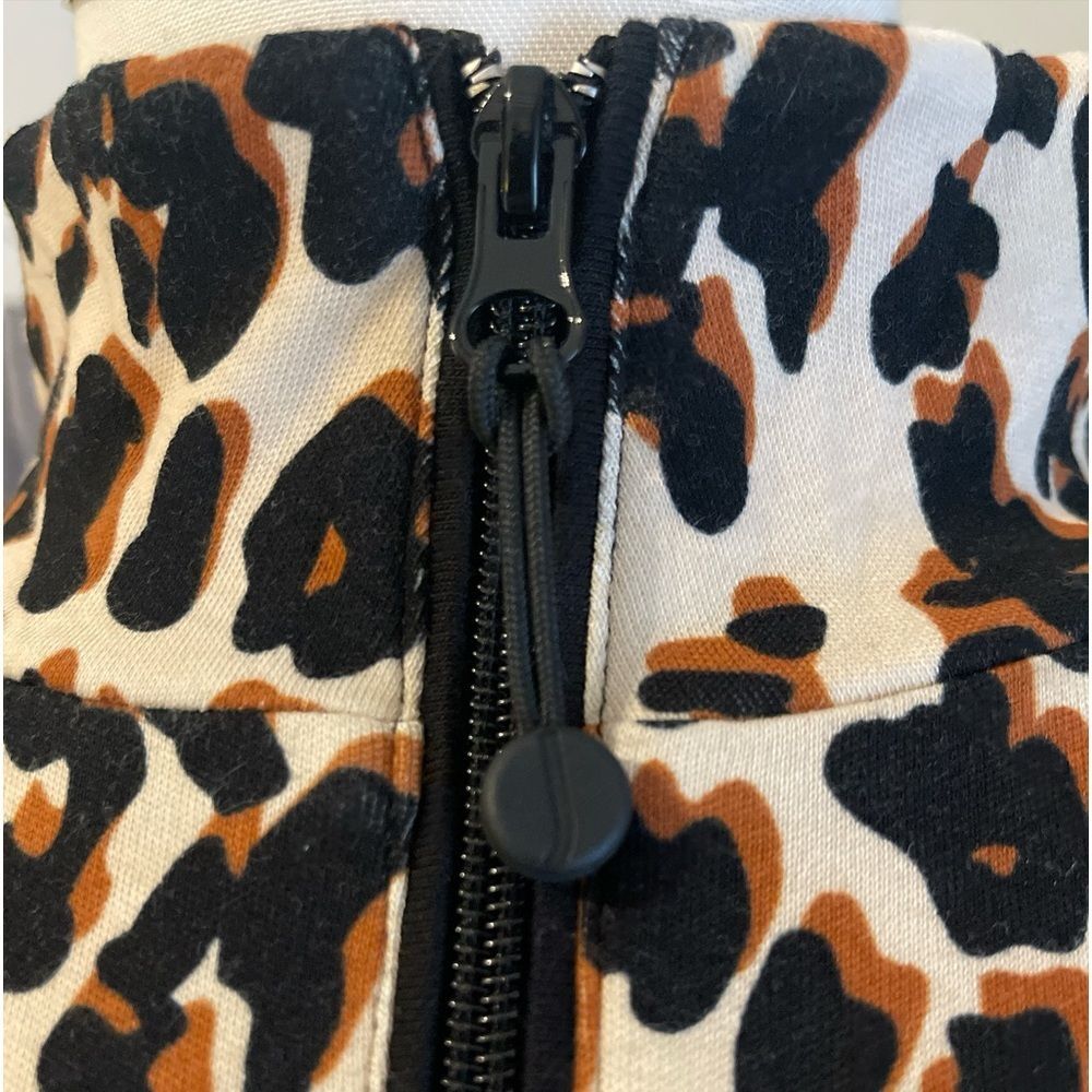 JONES NEW YORK zip leopard print jacket. Size S. EUC - Picture 3 of 4
